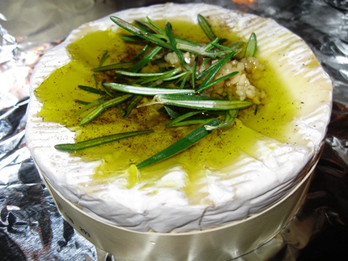 Oven-Baked Rosemary and Garlic Camembert | Flavorista